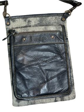 Men's Leather Patchwork Crossbody Pouch - Black and Gray